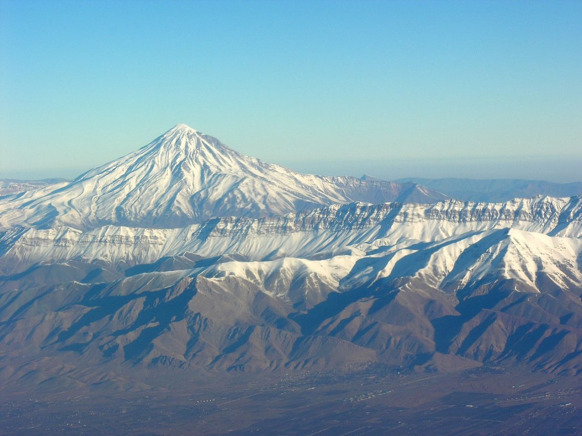 Al menos 12 fallecidos en cordillera de Irán