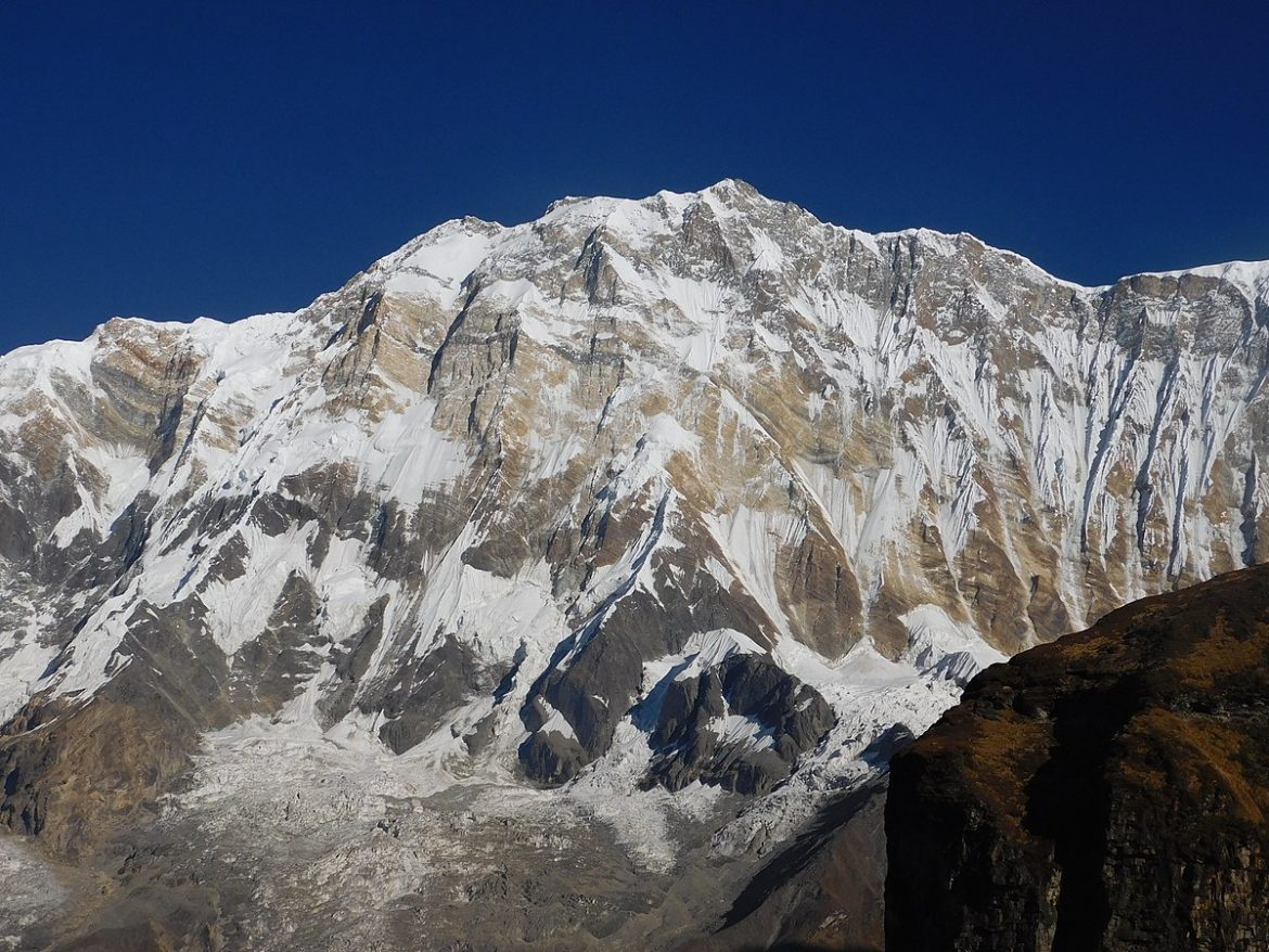 Expediciones comerciales hacen cumbre en el Annapurna